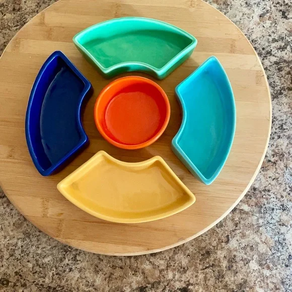 Vintage Fiesta Relish Tray EXCELLENT condition. Circa 1945. All original colors. - Picture 9 of 12